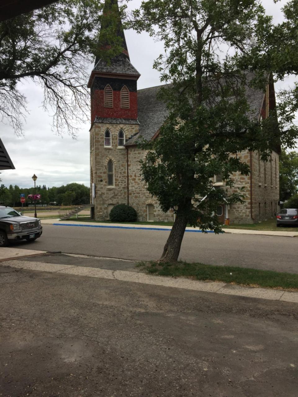 The Home Hotel Boissevain Exterior foto